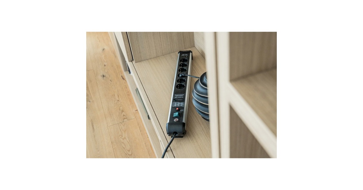 Brennenstuhl Premium-Protect-Line Steckdosenleiste 6-fach schwarz  
