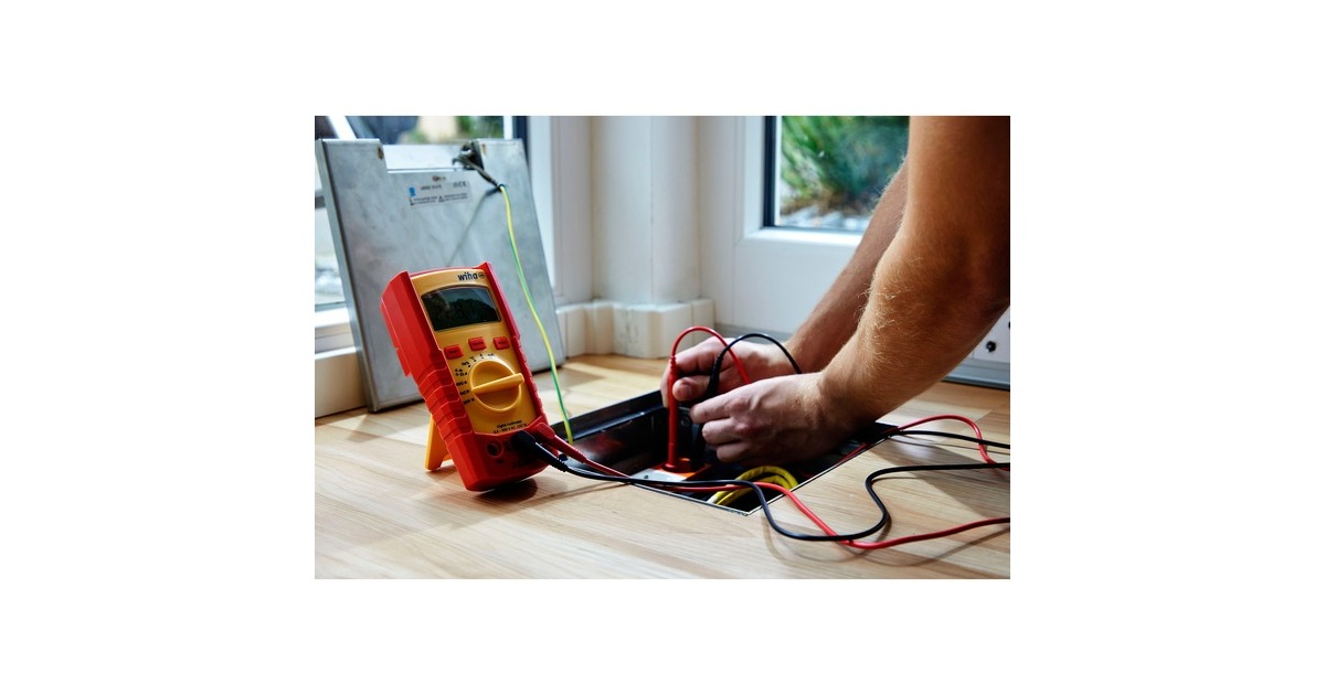 Wiha Digitales Multimeter 45215, bis 1.000 V AC, CAT IV, Messgerät 