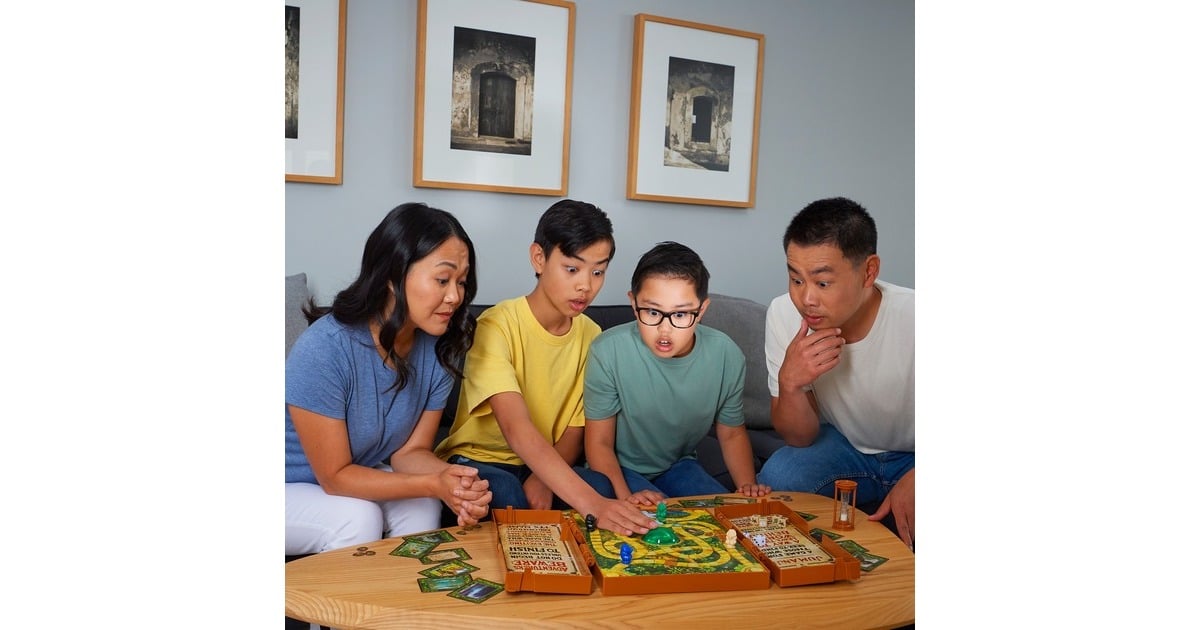 Spin Master Jumanji Brettspiel Mit Videocenter – Elektronisches Abenteuerspiel Für Familien & Kinder Ab 8 Jahren