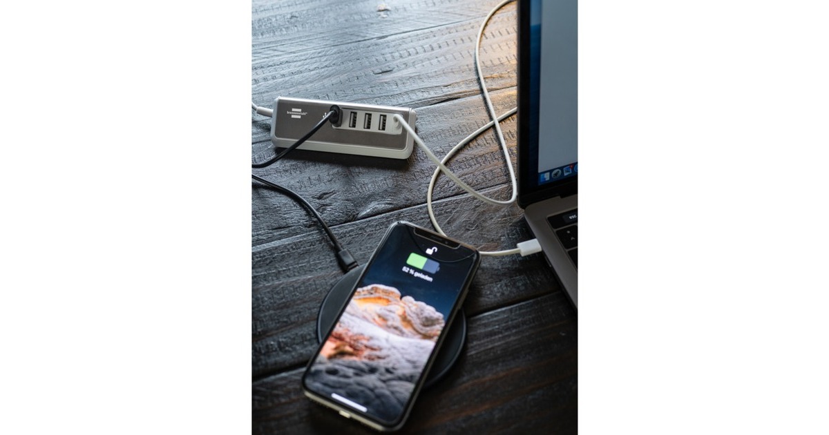 Brennenstuhl estilo USB-Multiladegerät weiß/edelstahl, 5x USB, PD 