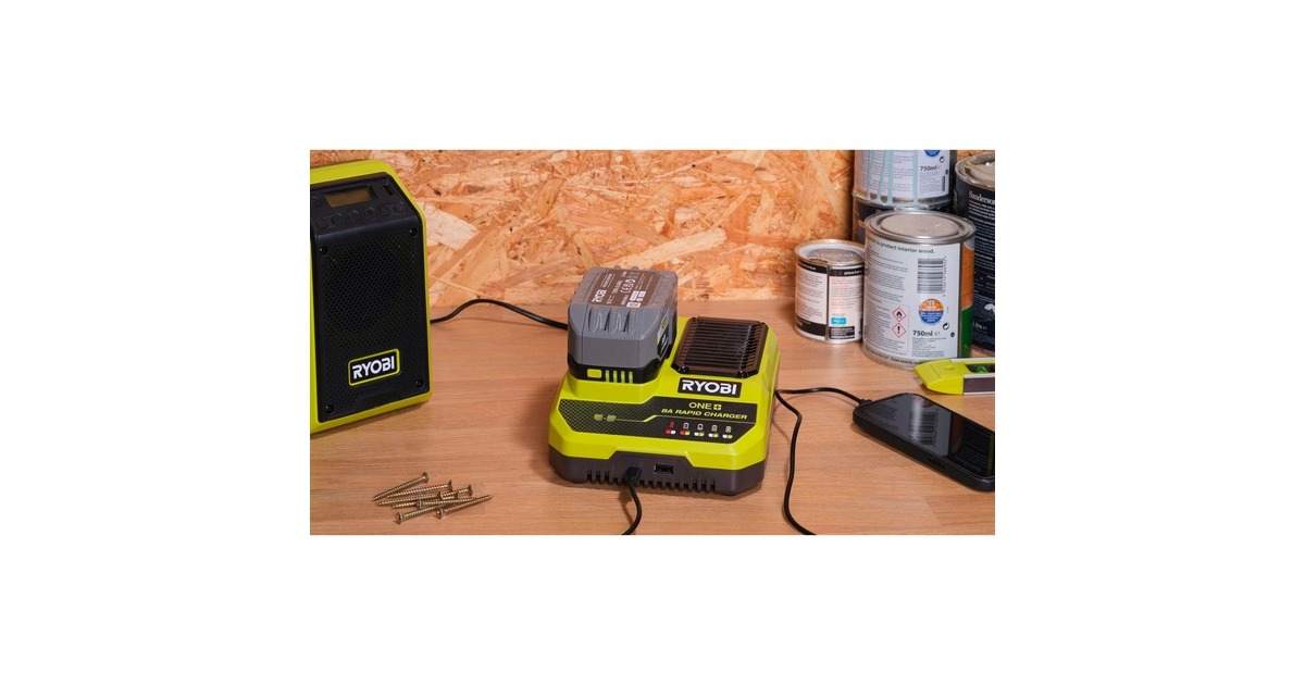Ryobi 18V ONE+ Schnellladegerät RC18120 – Lädt Alle 18V ONE+ Akkus, Mit UK-Stecker Ryobi 18V ONE+ Schnellladegerät RC18120 – Lädt Alle 18V ONE+ Akkus, Mit UK-Stecker