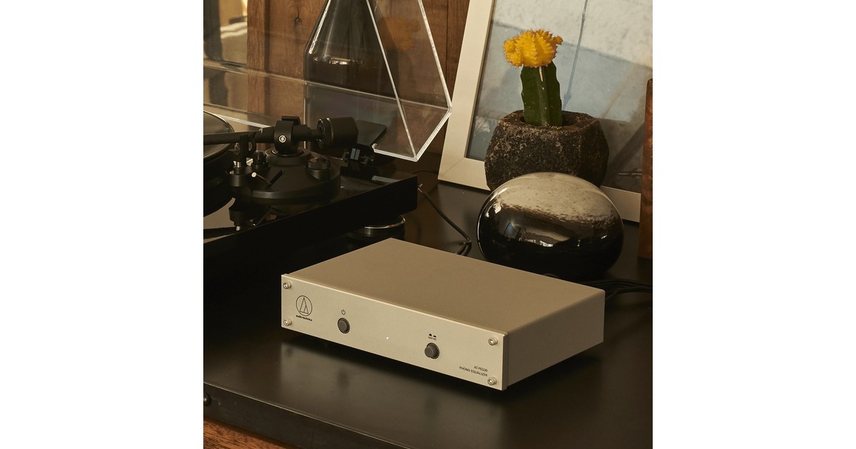 Bester Phono Vorverstärker Bis 500 Euro Audio-Technica AT-PEQ30 Phono Vorverstärker silber, MM/MC