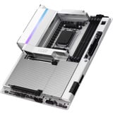 NZXT N9 X870E White, Mainboard schwarz