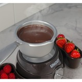 Unold Chocolatier 48967 Weihnachtsedition, Fondue braun/silber, 25 Watt, Topf 0,25 Liter, 12 weihnachtliche Förmchen