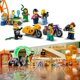 LEGO 60339 City Stuntz Stuntshow-Doppellooping Set, Konstruktionsspielzeug Inkl. Rampe, Monstertruck, 2x Motorrad und 7 Minifiguren