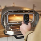 Ooni Digitales Infrarot-Thermometer schwarz, Display mit Hintergrundbeleuchtung
