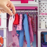 Mattel Barbie Traumkleiderschrank mit Puppe, Moden & Accessoires, Puppenmöbel rosa/weiß