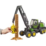 bruder 02135 John Deere 1270G Harvester, Modellfahrzeug grün/schwarz, Inkl. Baumstamm