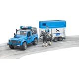 bruder 02588 Land Rover Defender Polizeifahrzeug und Pferdeanhänger, Modellfahrzeug Inkl. Pferd und Polizist