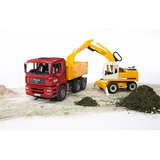 bruder 02751 MAN TGA Kipp-LKW, Modellfahrzeug rot/gelb, mit Liebherr Schaufelbagger