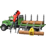 bruder 02824 MACK Granite Holztransport-LKW, Modellfahrzeug grün, mit 3 Baumstämmen