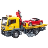bruder MAN TGS Abschlepp-LKW mit Roadster, Modellfahrzeug gelb/rot