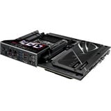 ASUS ROG MAXIMUS Z890 HERO BTF, Mainboard schwarz