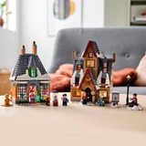 LEGO 76388 Harry Potter Besuch in Hogsmeade, Konstruktionsspielzeug Set zum 20. Jubiläum mit Ron als goldene Minifigur