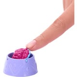 Mattel Disney Die Eiskönigin Elsa-Modepuppe und Eisbärenjunges-Figur mit 4 Pflegezubehörteilen