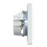 Merten Schutzkontaktsteckdose mit Schraubklemme und erhöhtem Berührungsschutz weiß (glänzend), Retail