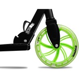 Muuwmi Lights Aluminium Scooter GLOW 200 mm schwarz/grün, mit Leuchtrollen und Glow-Effekt