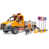 bruder 02677 MB Sprinter Kommunal mit Light & Sound Modul, Modellfahrzeug orange, Inkl. Fahrer und Zubehör