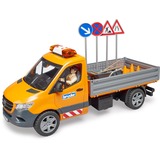 bruder 02677 MB Sprinter Kommunal mit Light & Sound Modul, Modellfahrzeug orange, Inkl. Fahrer und Zubehör