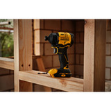 Stanley  Akku-Schlagschrauber (SFMCF811D1T-QW), 18Volt schwarz/gelb, Li-Ion-Akku 2,0Ah, Pro-Stack Koffer