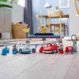 LEGO 10947 DUPLO Rennwagen, Konstruktionsspielzeug Kleinkinder Spielzeug, Kinderspielzeug ab 2 Jahren