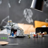 LEGO 75338 Star Wars Überfall auf Ferrix, Konstruktionsspielzeug Andor Set, mit Mobilem Tac-Pod, Speeder Bike und 3 Minifiguren