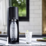 SodaStream Wassersprudler TERRA schwarz, inkl. 1 PET-Flasche + 1 CO₂-Zylinder