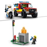 LEGO 60319 City Löscheinsatz und Verfolgungsjagd, Konstruktionsspielzeug Polizeiverfolgung mit Feuerwehrauto und Motorrad, Polizei- und Feuerwehr-Spielzeug ab 5 Jahre