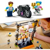 LEGO 60341 City Stuntz Umstoß-Challenge, Konstruktionsspielzeug Inkl. Motorrad und Stunt Racer Minifigur