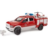 bruder 02544 RAM 2500 Feuerwehreinsatzwagen mit Licht und Sound, Modellfahrzeug 