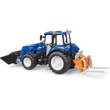 bruder 02187 BRUDER New Holland T5.120 mit Frontlader, Ladekasten, Gabeln und Rundballen, Modellfahrzeug 