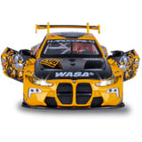 Jamara BMW M4 GT3 Diecast, Modellfahrzeug gelb, Maßstab 1:24, inkl. Knopfzellen