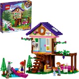 LEGO 41679 Friends Baumhaus im Wald, Konstruktionsspielzeug Spielzeug ab 6 Jahren, Haus mit Mini Puppen, Boot und anderem Zubehör