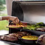 Traeger BBQ Grillzange, Grillbesteck edelstahl, Länge 42cm, Verriegelungsmechanismus