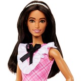 Mattel Barbie Fashionistas-Puppe mit schwarzem Haar und Karokleid 