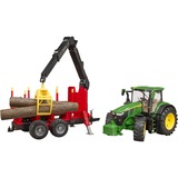 bruder 03154 John Deere 7R 350 m Rückeanhänger, Modellfahrzeug grün/rot, Inkl. 4 Baumstämmen