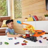 Hot Wheels City Pizza-Kobra-Angriff-Spielset mit Spielzeugauto im Maßstab 1:64, Rennbahn inkl. 1 Spielzeugauto