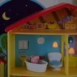 Hasbro Peppa Wutz Peppas Tag- und Nacht-Haus, Spielfigur 