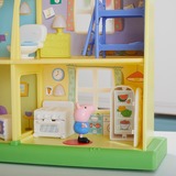 Hasbro Peppa Wutz Peppas Tag- und Nacht-Haus, Spielfigur 