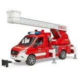 bruder 02673 MB Sprinter Feuerwehr mit Light & Sound Modul, Modellfahrzeug rot/weiß, Drehleiter, Pumpe