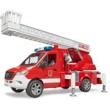 bruder 02673 MB Sprinter Feuerwehr mit Light & Sound Modul, Modellfahrzeug rot/weiß, Drehleiter, Pumpe