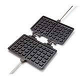Petromax Waffeleisen, kurzer Stiel, Backform schwarz/holz, für 2 Waffeln