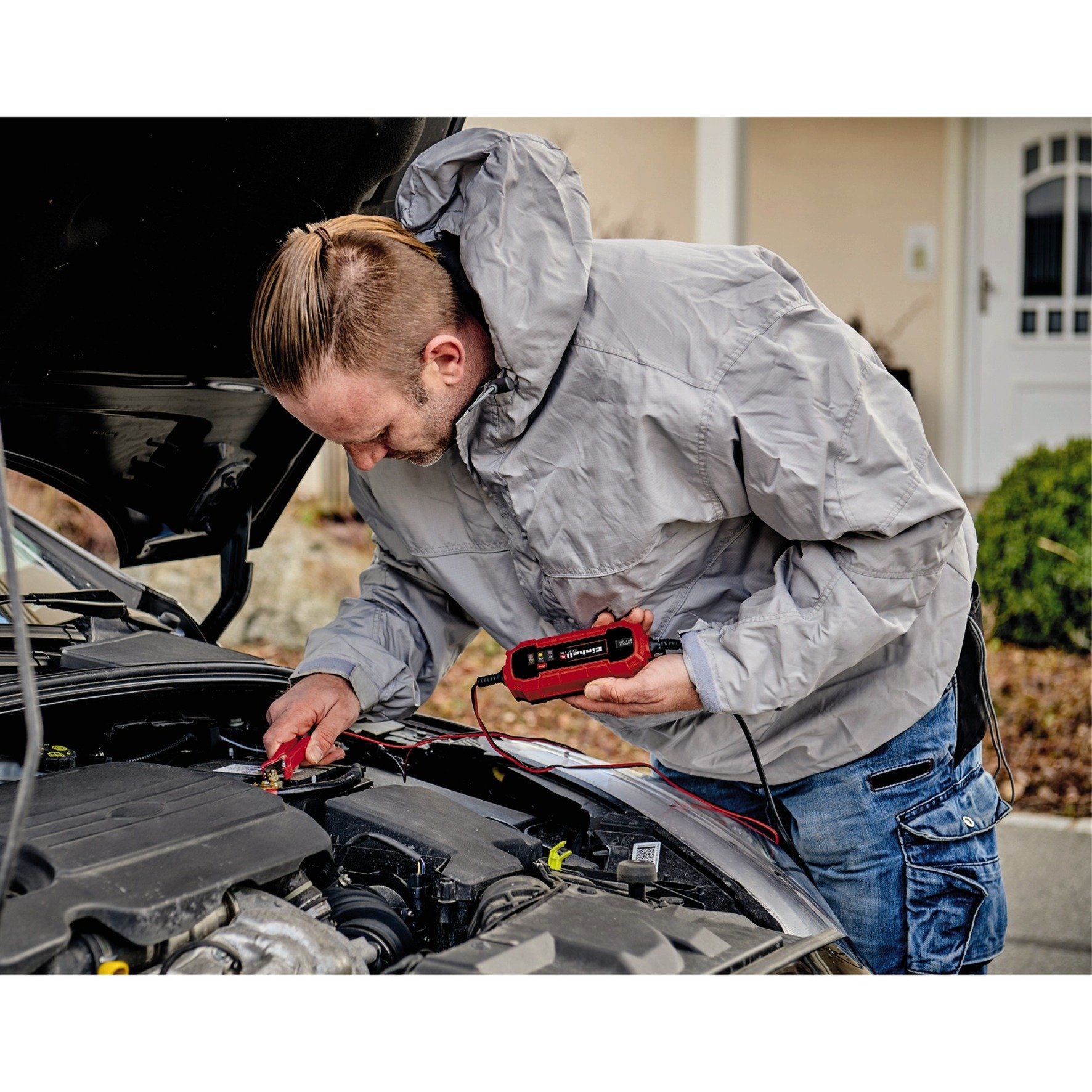 EINHELL Batterie-Ladegerät CE-BC 1 M rot/schwarz, für Kfz- und Motorradbatterien
