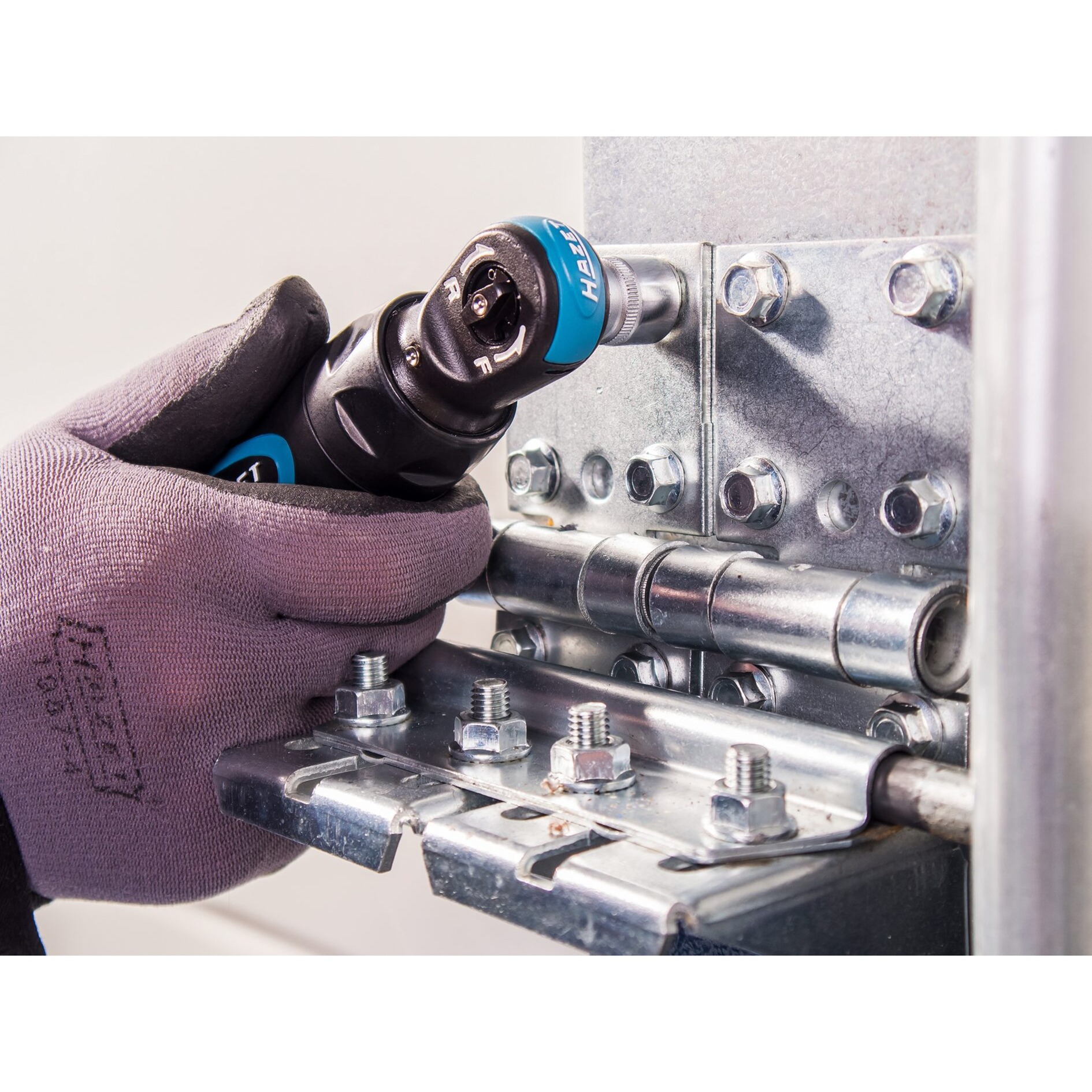 HAZET Mini-Ratschenschrauber 9020P-2 – 1/4" Antrieb, 250 U/min, 60 Nm, Vibrationsarm, Für Enge Räume